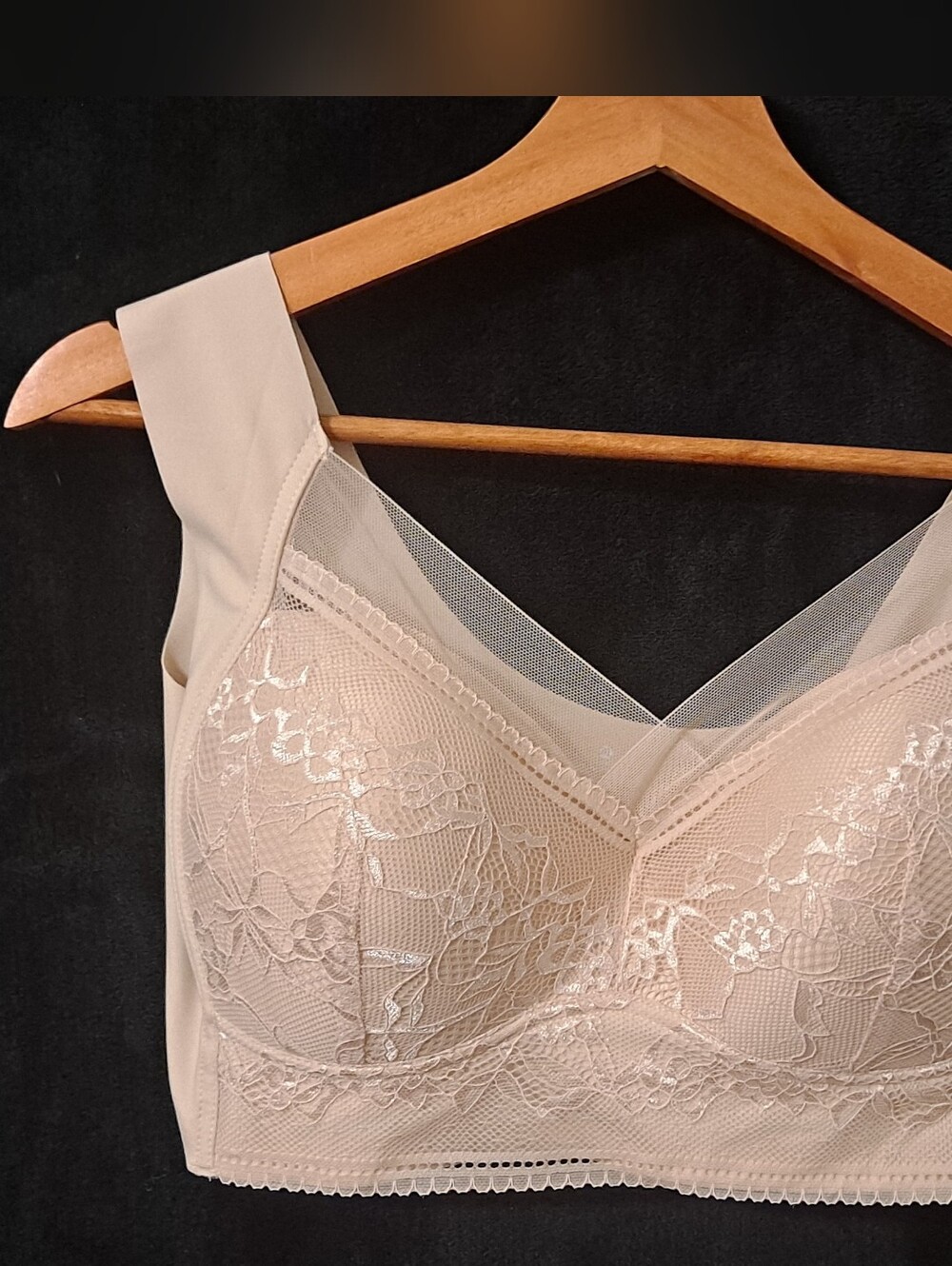 Zenchic Women's Lace Comfort Bra in Nude Sz 2XL. NWT